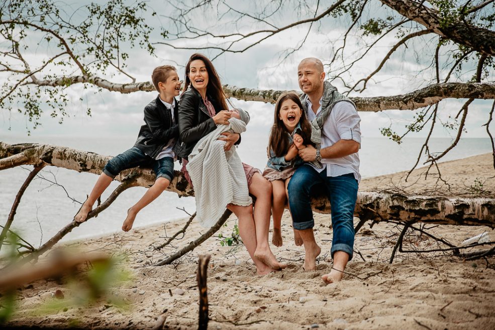 Rodzinna sesja zdjęciowa na plaży w Gdyni