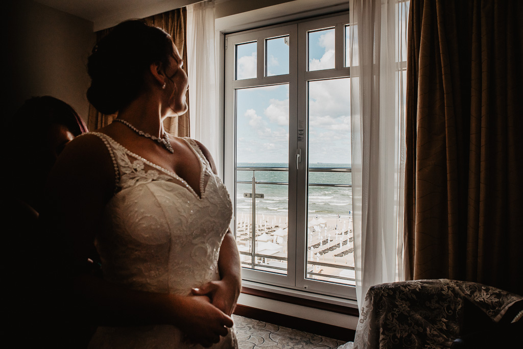 przygotowania slubne widok na morze fotograf ślubny