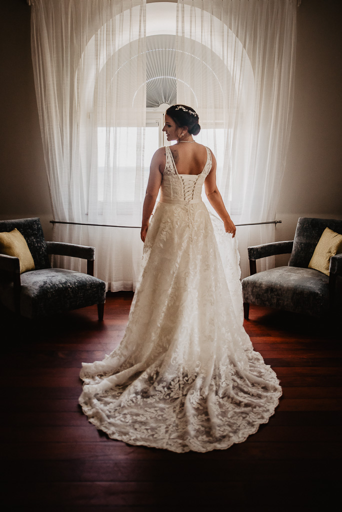 suknia panny młodej z trenem 2019 2020