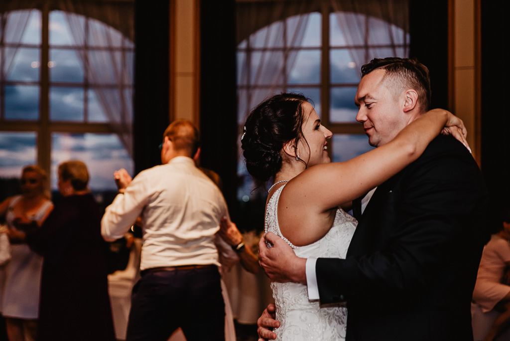 taniec pary młodej na weselu hotel Gdynia