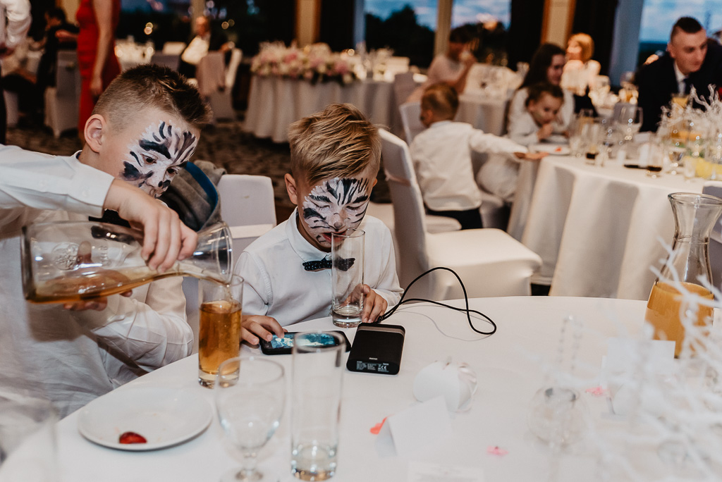 co robią dzieci na zabawie weselnej animatorka