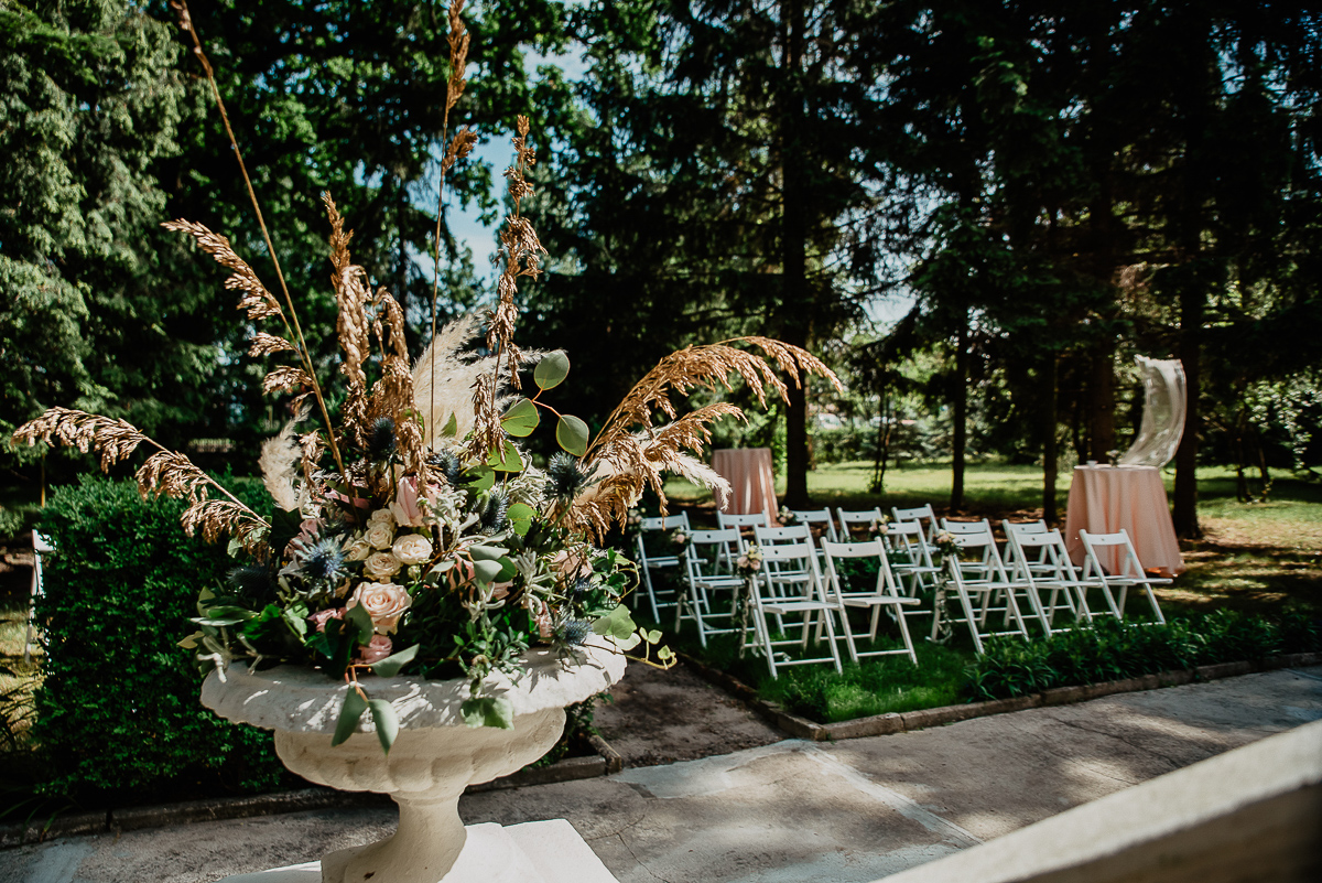 ozdoby kwiatowe ślub w ogrodzie Gdańsk