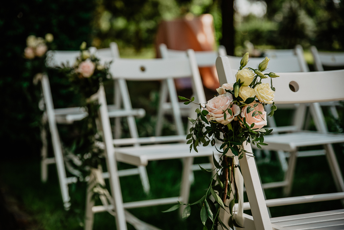 jakie kwiaty na ślub w plenerze w ogrodzie
