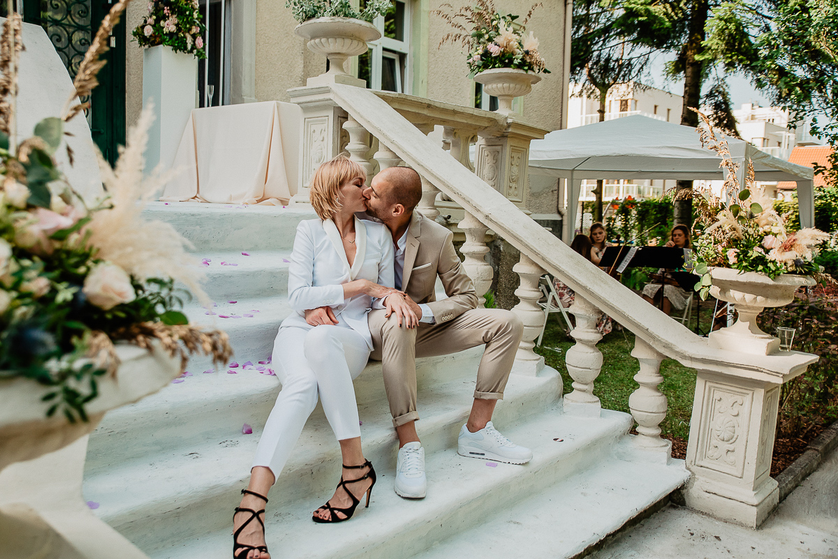 plener ślubny podczas uroczystości zaślubin